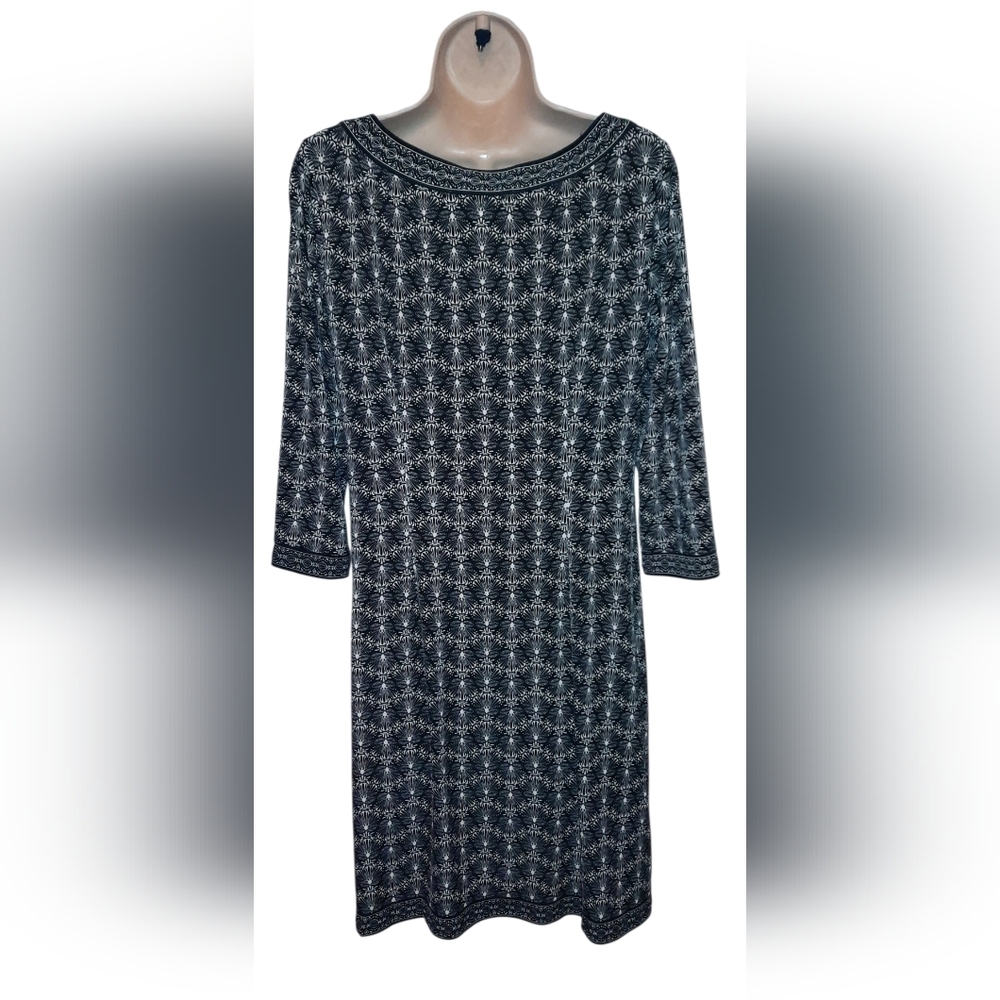 Patterned Black & Gray Midi Dress with Keyhole Detail - Picture 3 of 10